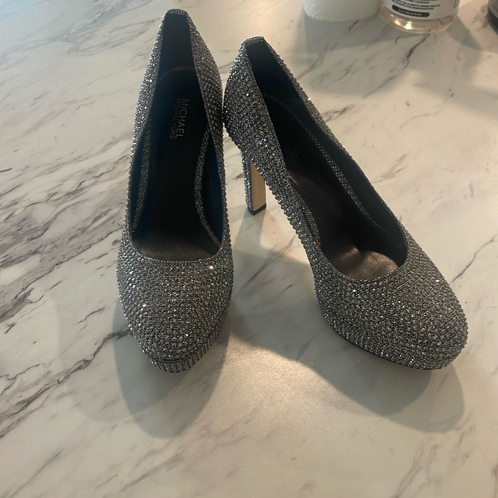 Michael Kors Glitter Pumps